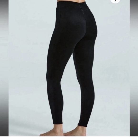 Commando® Control Leggings - Picture 2 of 5